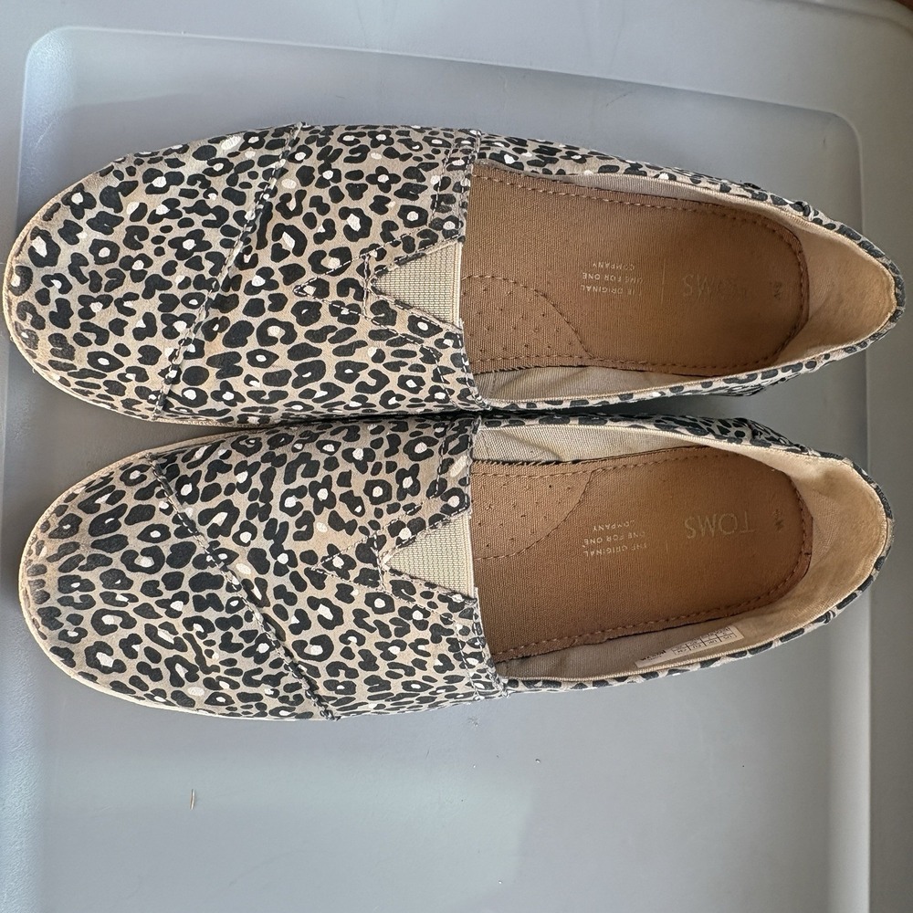 Toms Women's Avalon Slip On Comfort Flats Natural/Leopard Womens Size:9
